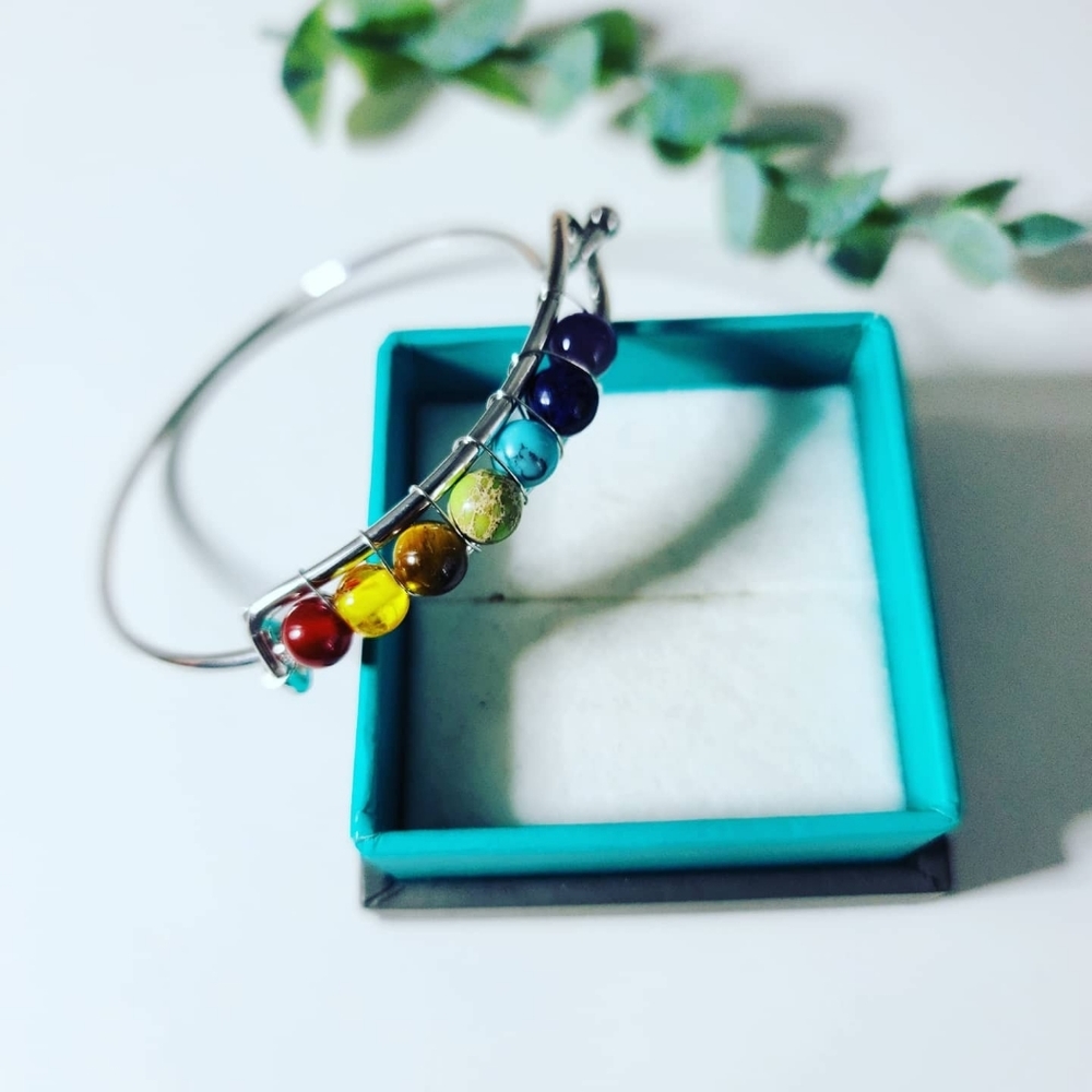 7 Chakra Crystals metal bracelet